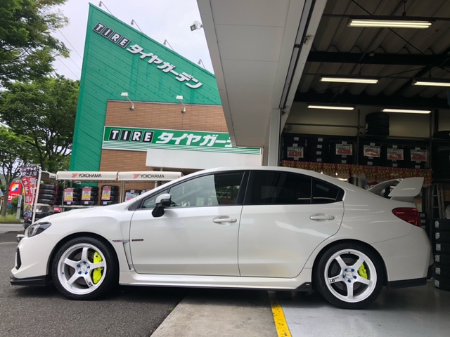 ADVAN Racing GT