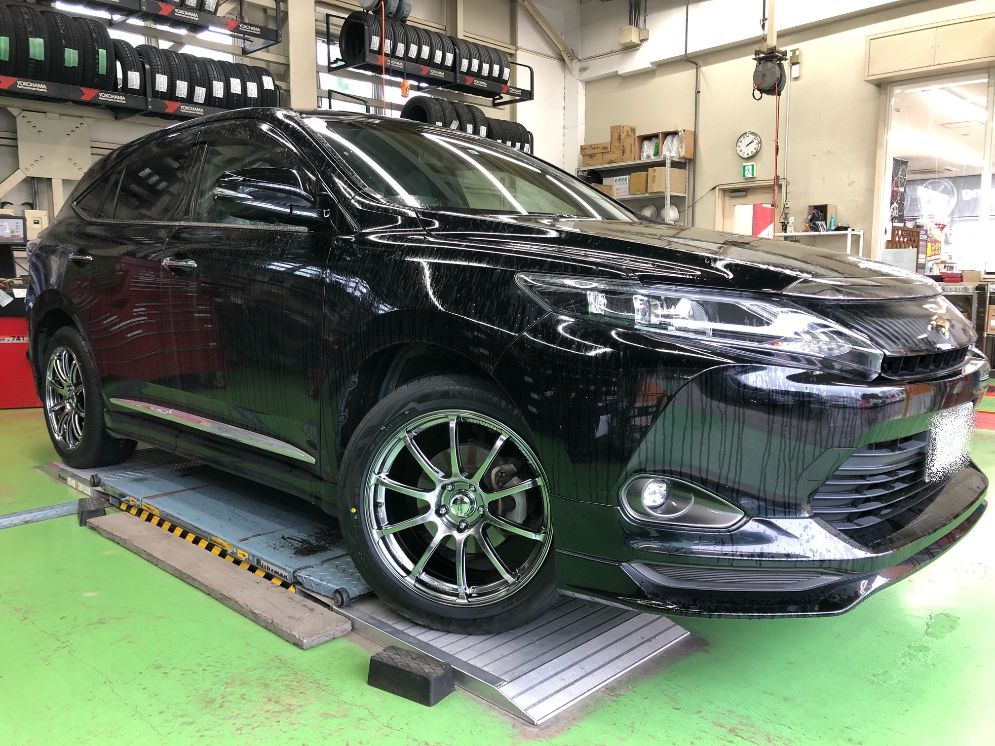 ハリアー　ADVAN　RSⅡ
