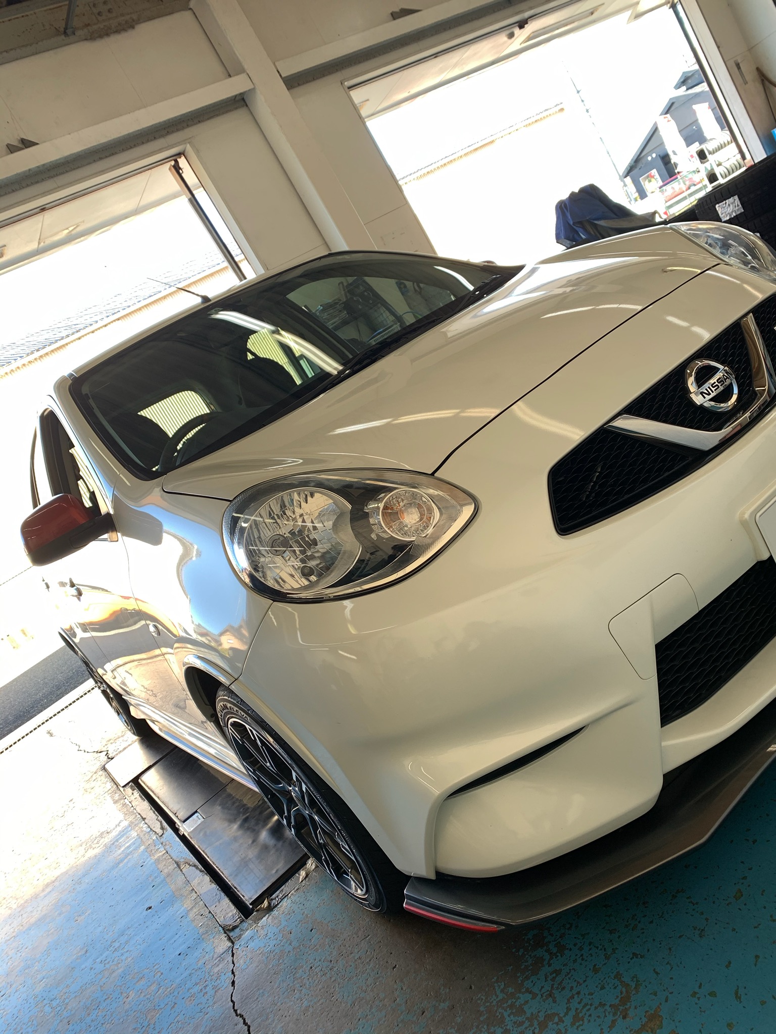 マーチ&times;ADVAN　FLEVA　V701