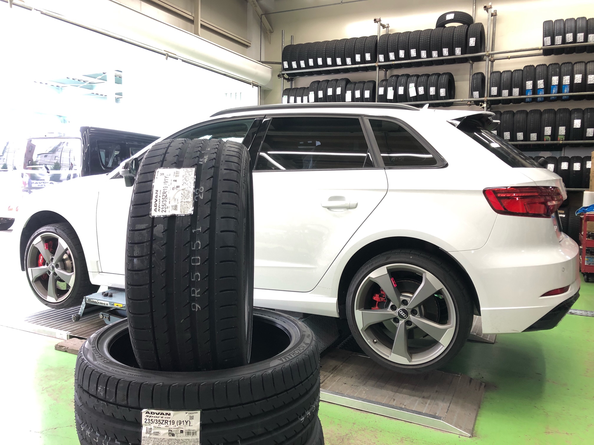 アウディ　RS3　ADVAN　Sport