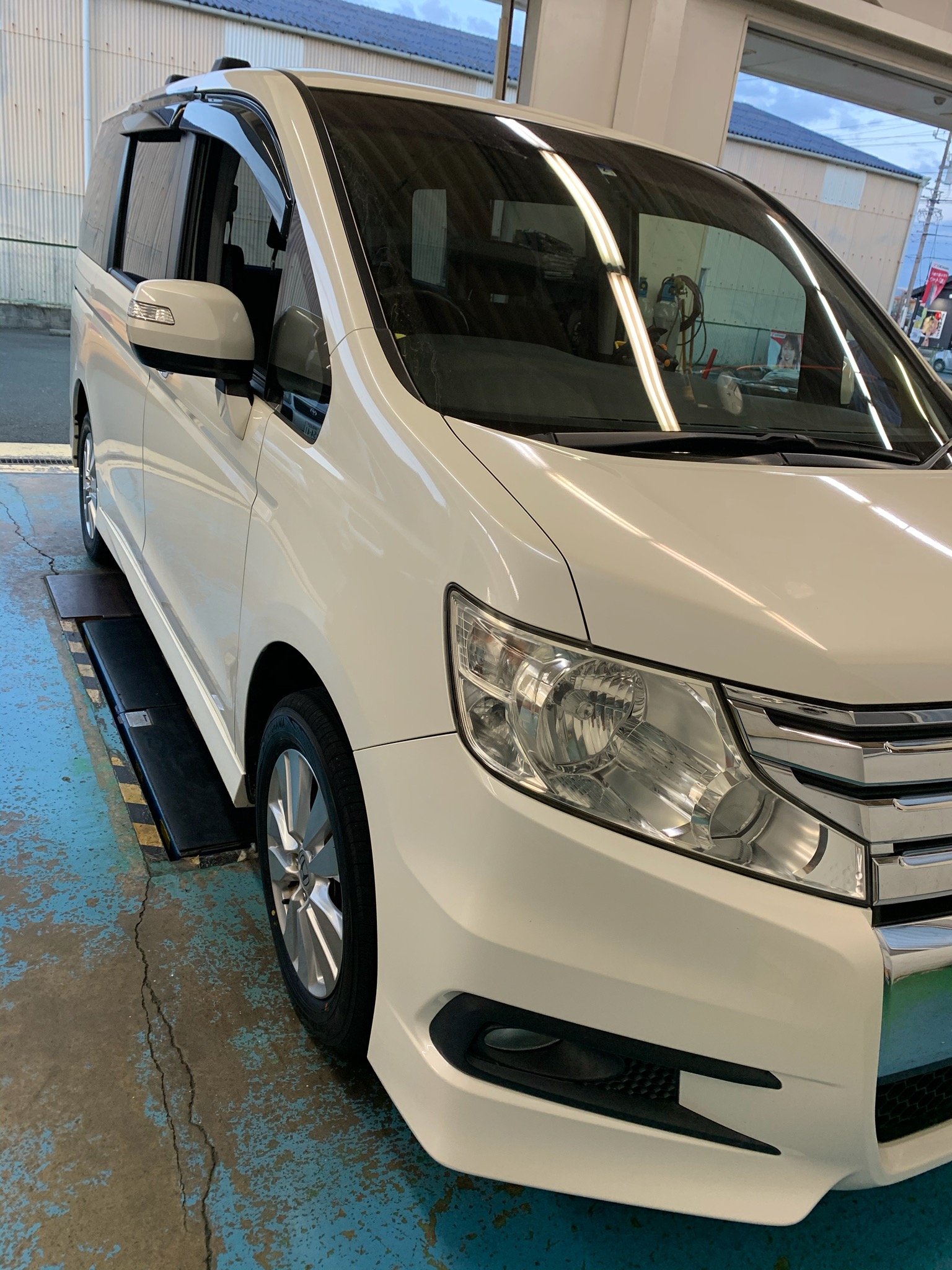 ステップワゴン&times;BluEarth　RV-02