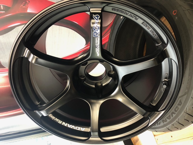 ADVAN Racing RG-4 新発売