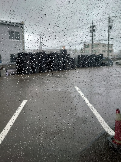 ふったりやんだり・・・
