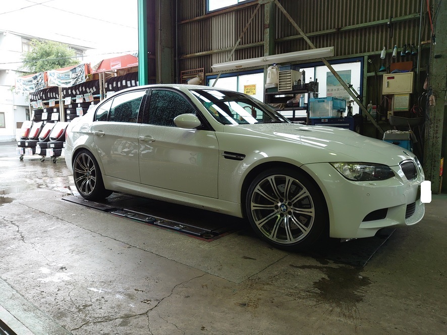 BMWM３にアドバンスポーツV１０５