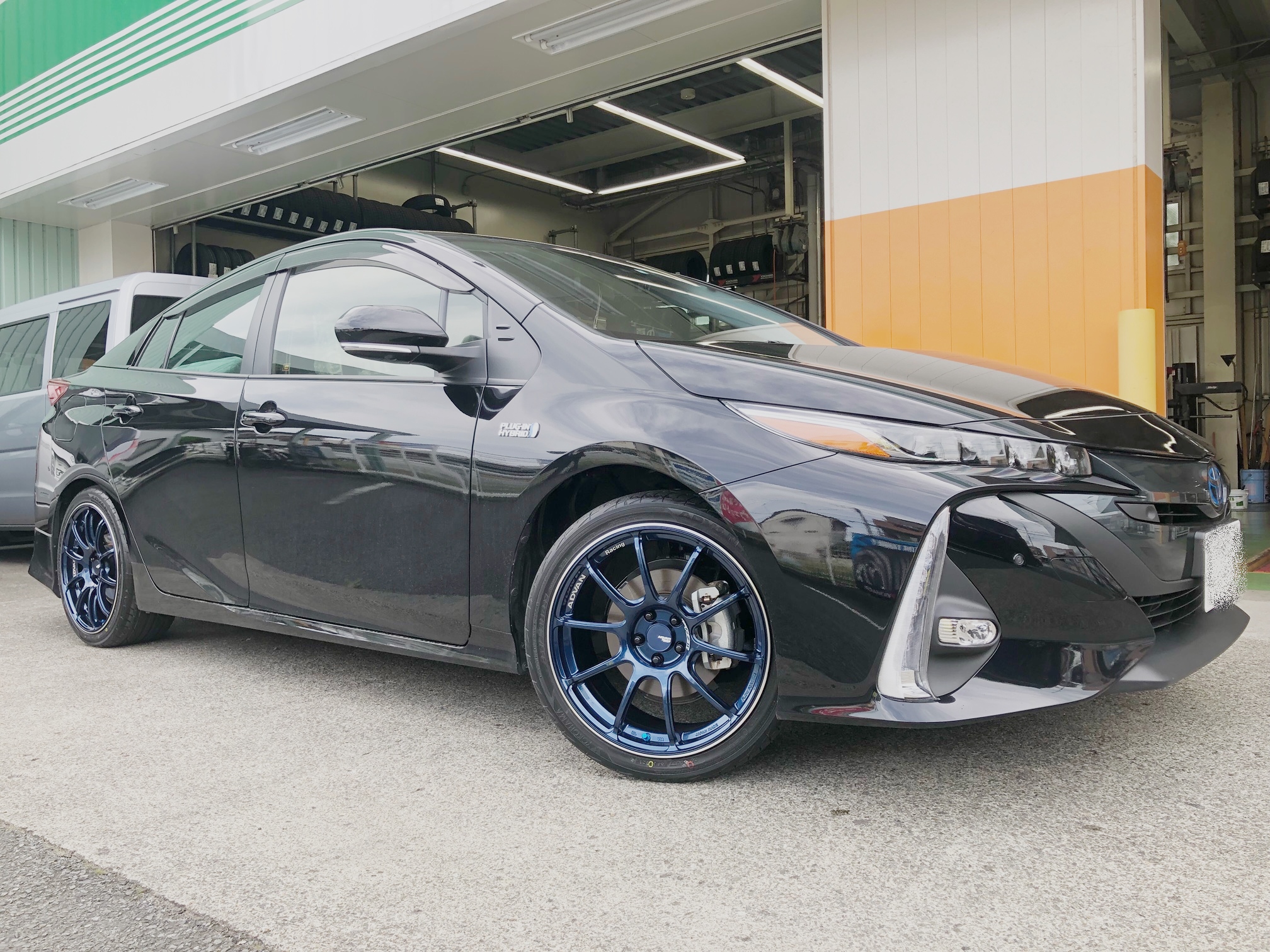 プリウスPHV　ADVAN　RZⅡ