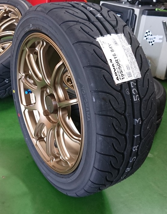 ADVAN Racing RZⅡ入荷！！