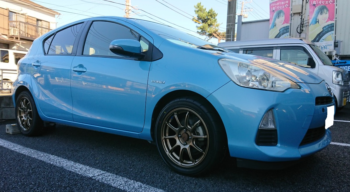 ADVAN Racing RZⅡ x トヨタ アクア