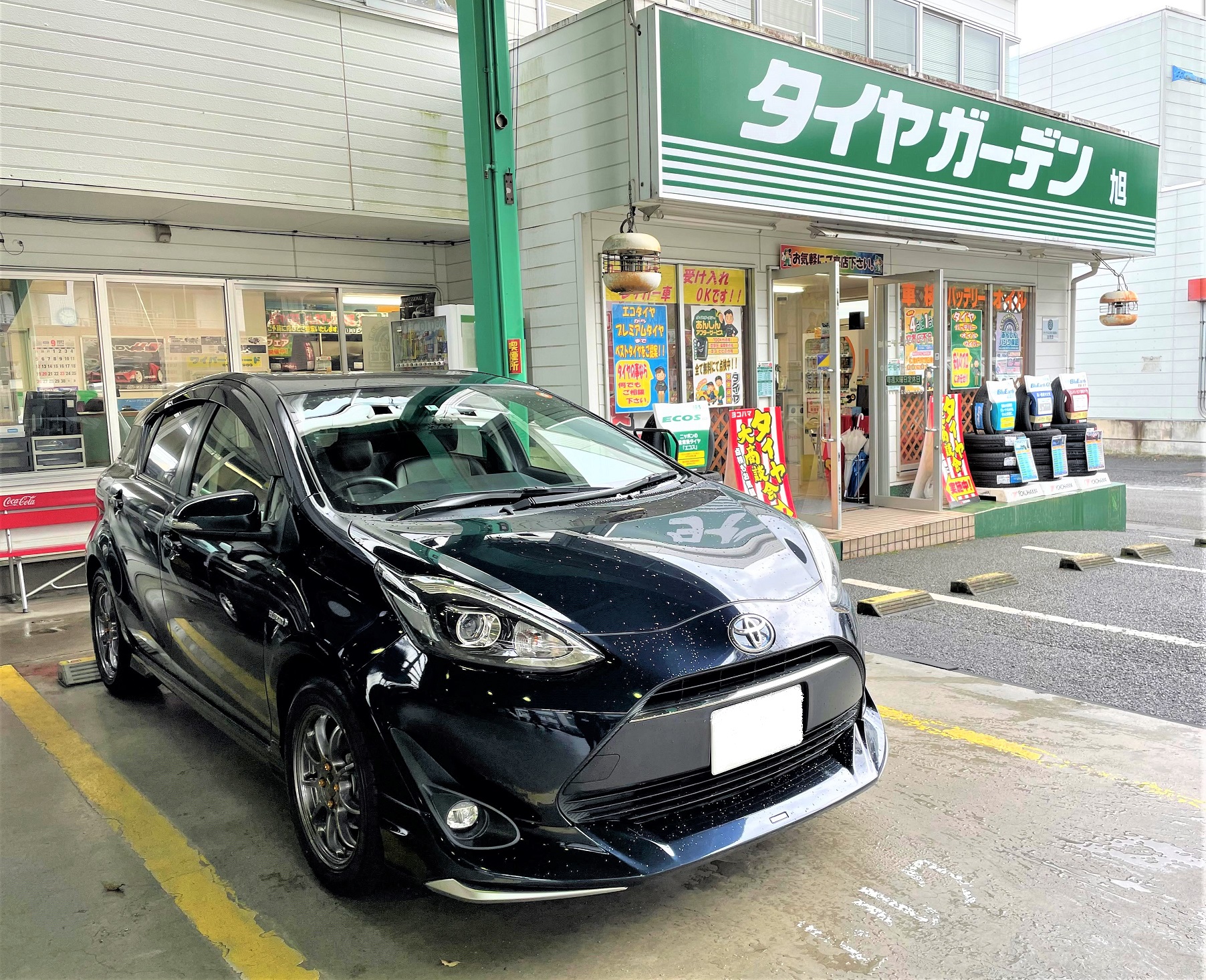 TOYOTA・AQUA に ENKEI PF09 + ADVAN FLEVA