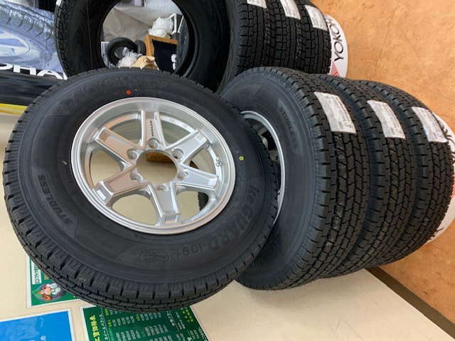 ハイエースにいかがですか？？