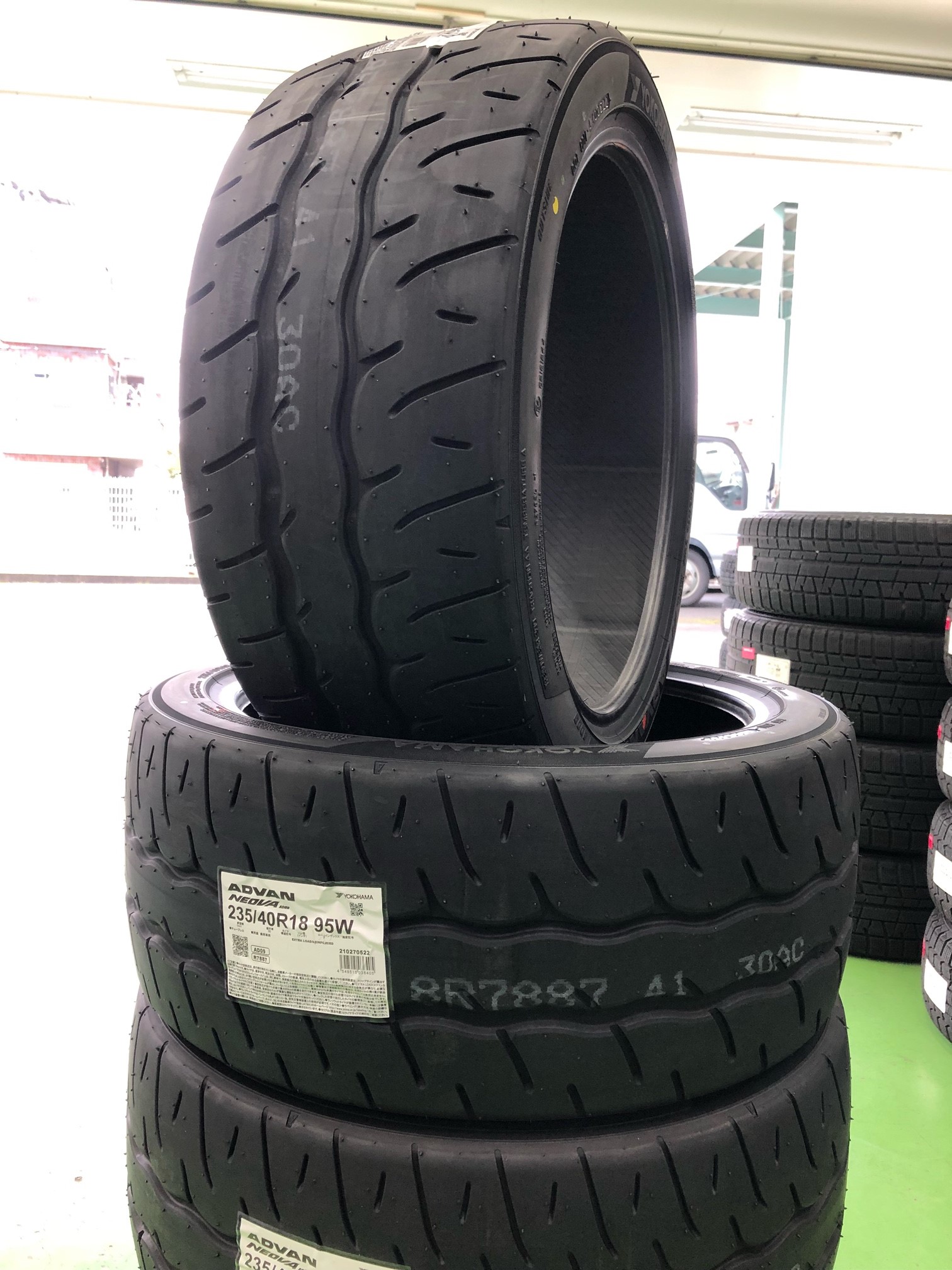 NEW　ADVAN　NEOVA　入荷