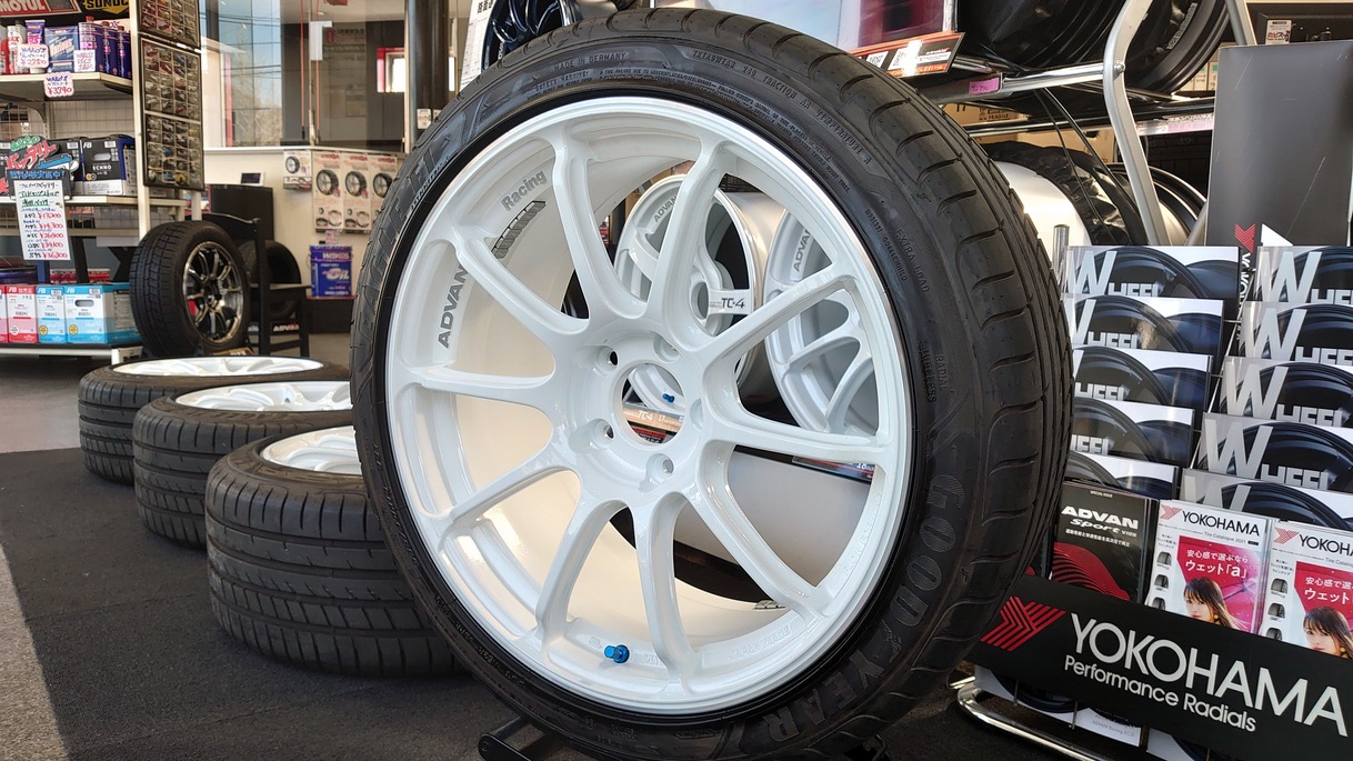 ADVAN Racing RSⅢ WMR色 準備完了