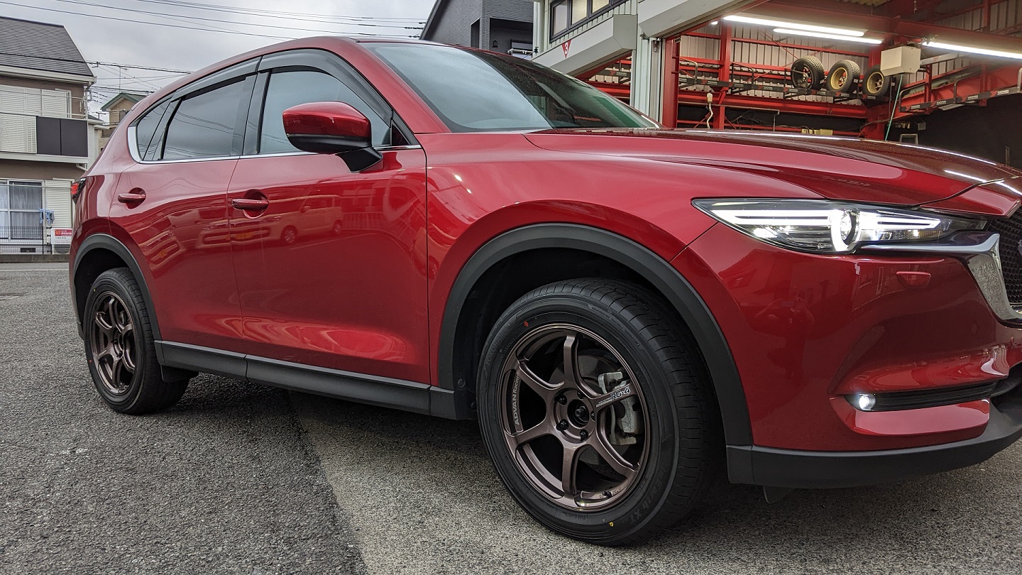 CX-5にADVAN Racing RG-4