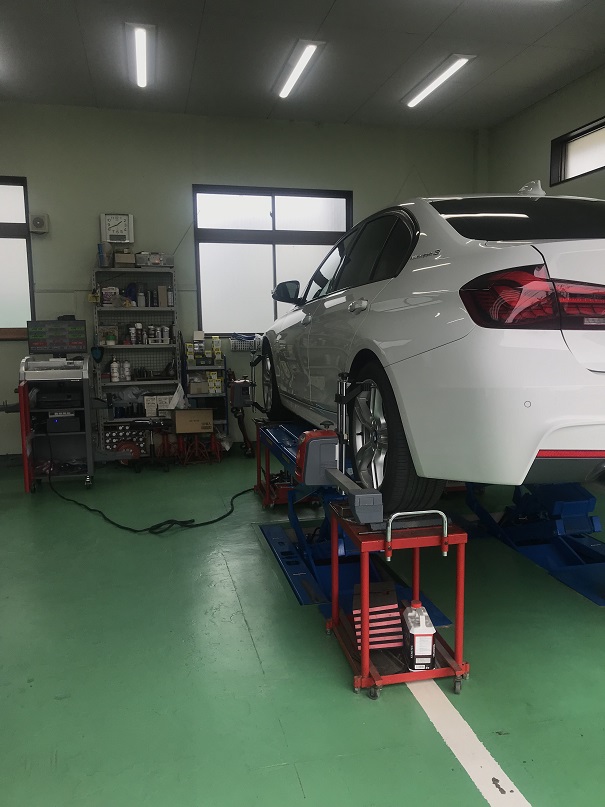 BMW　アライメント！
