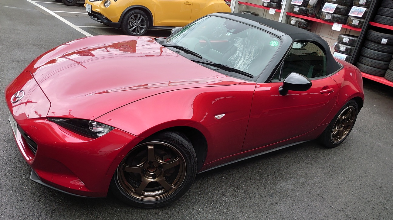 ADVAN Racing TC-4 UBR色　装着完了