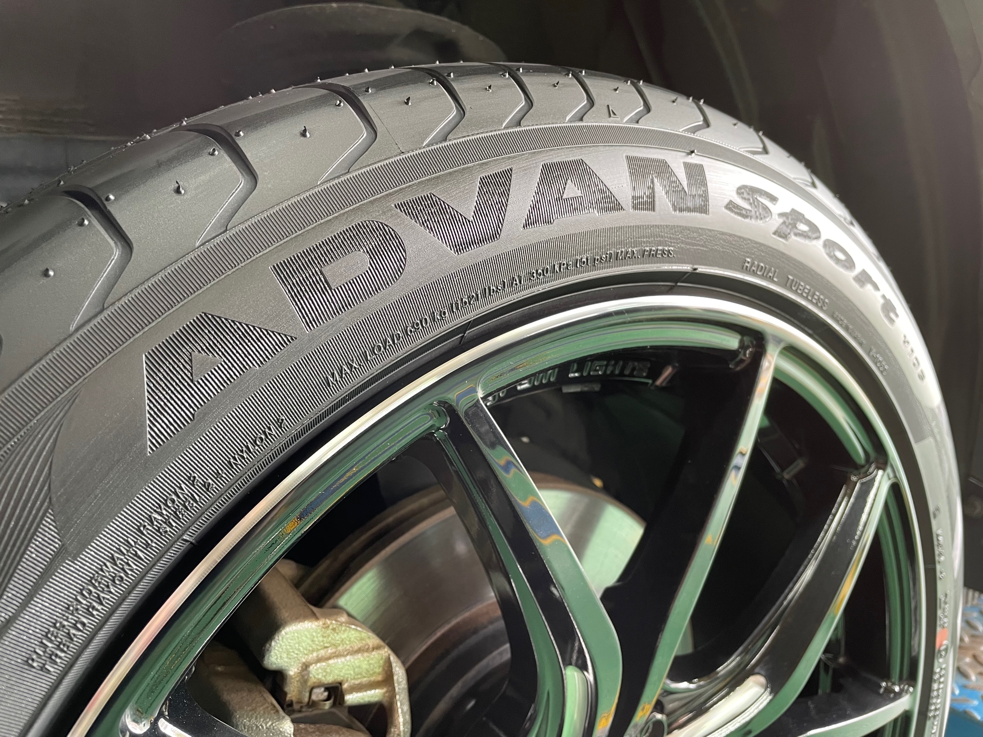 C-HR に ADVAN Sport V105