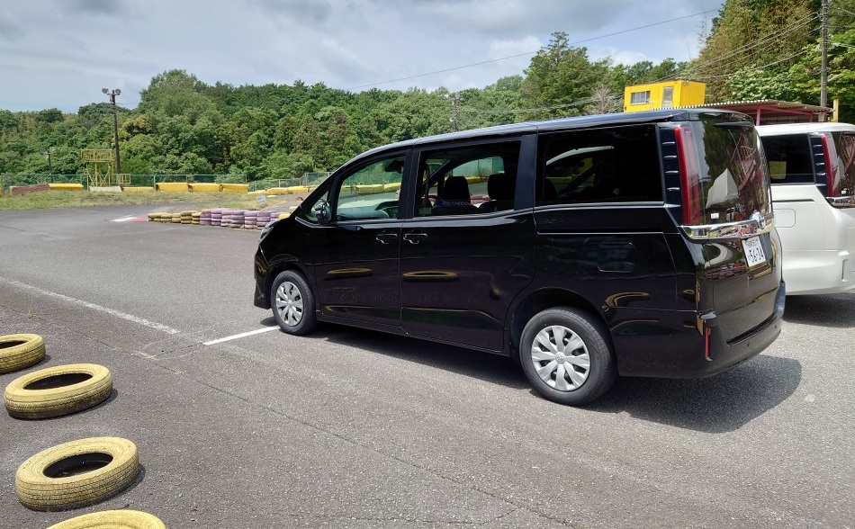 ミニバン専用タイヤ BluEarth RV03　試乗会
