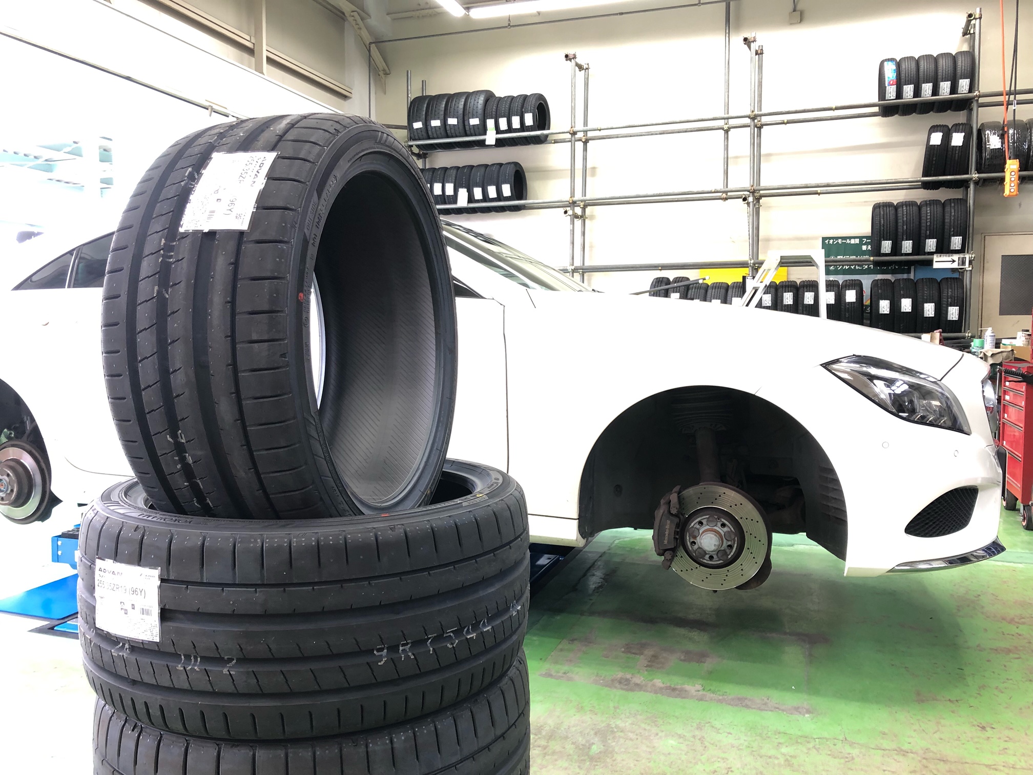 メルセデスベンツ　CLS　ADVAN Sport　V107