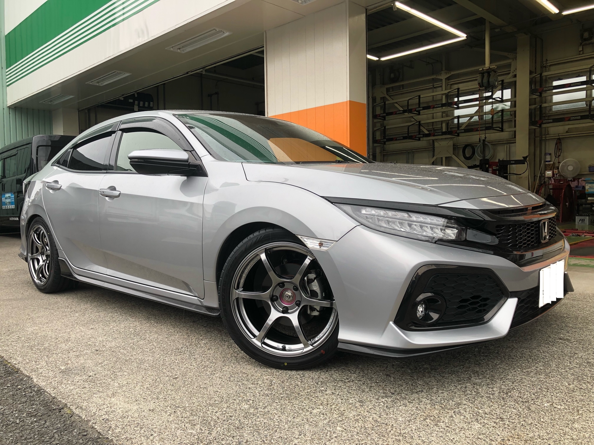 シビックハッチバック　ADVAN　RGⅢ