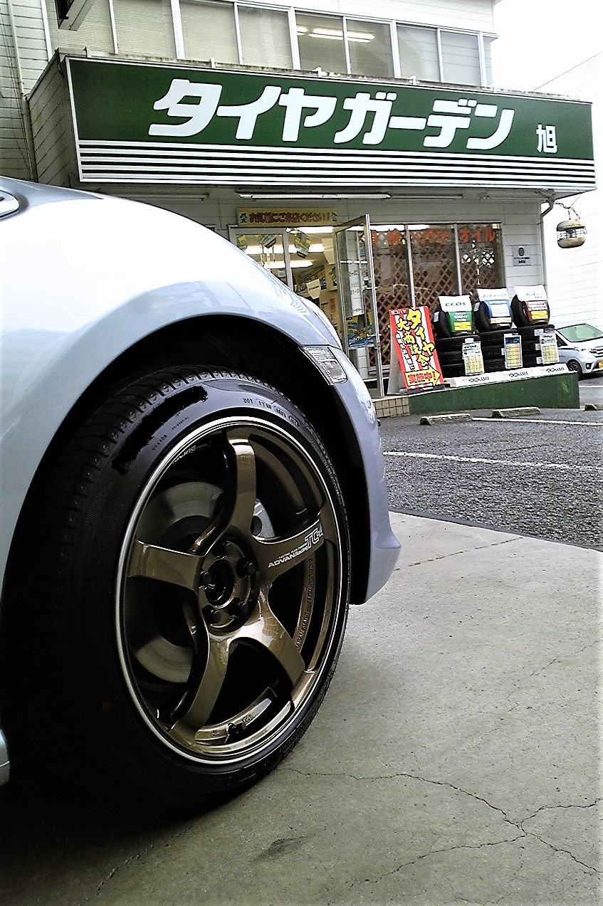 スポーツカーには ADVAN Racnig が良く似合う！！