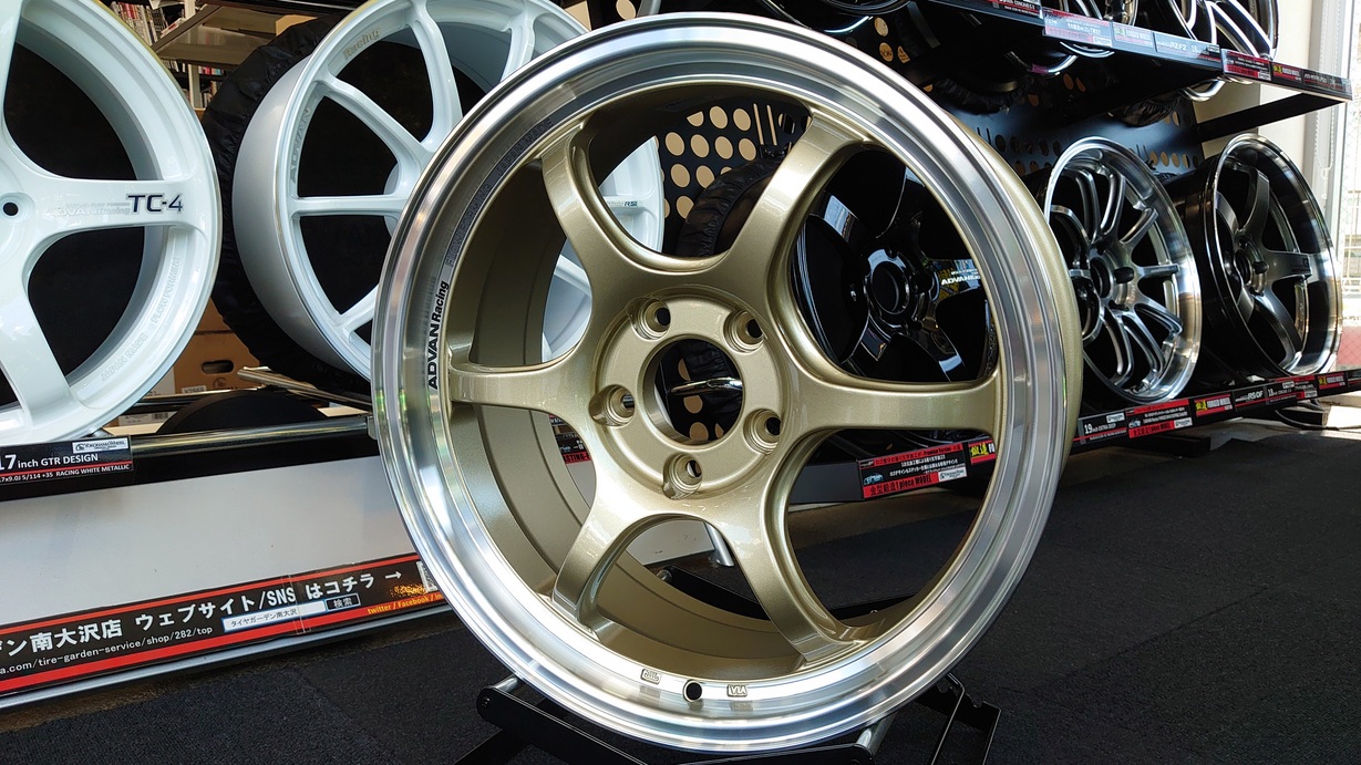 ADVAN Racing RG-D2 MCG色　入荷です
