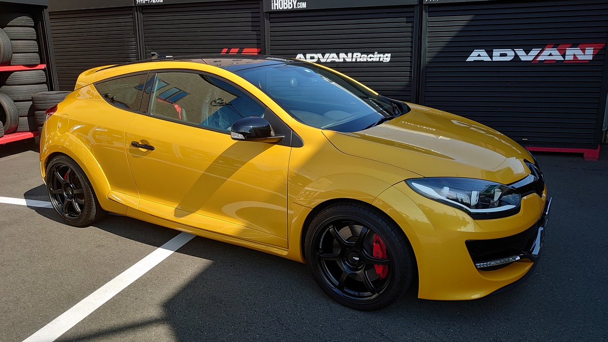 ADVAN Racing RG-4 SGR色　装着完了
