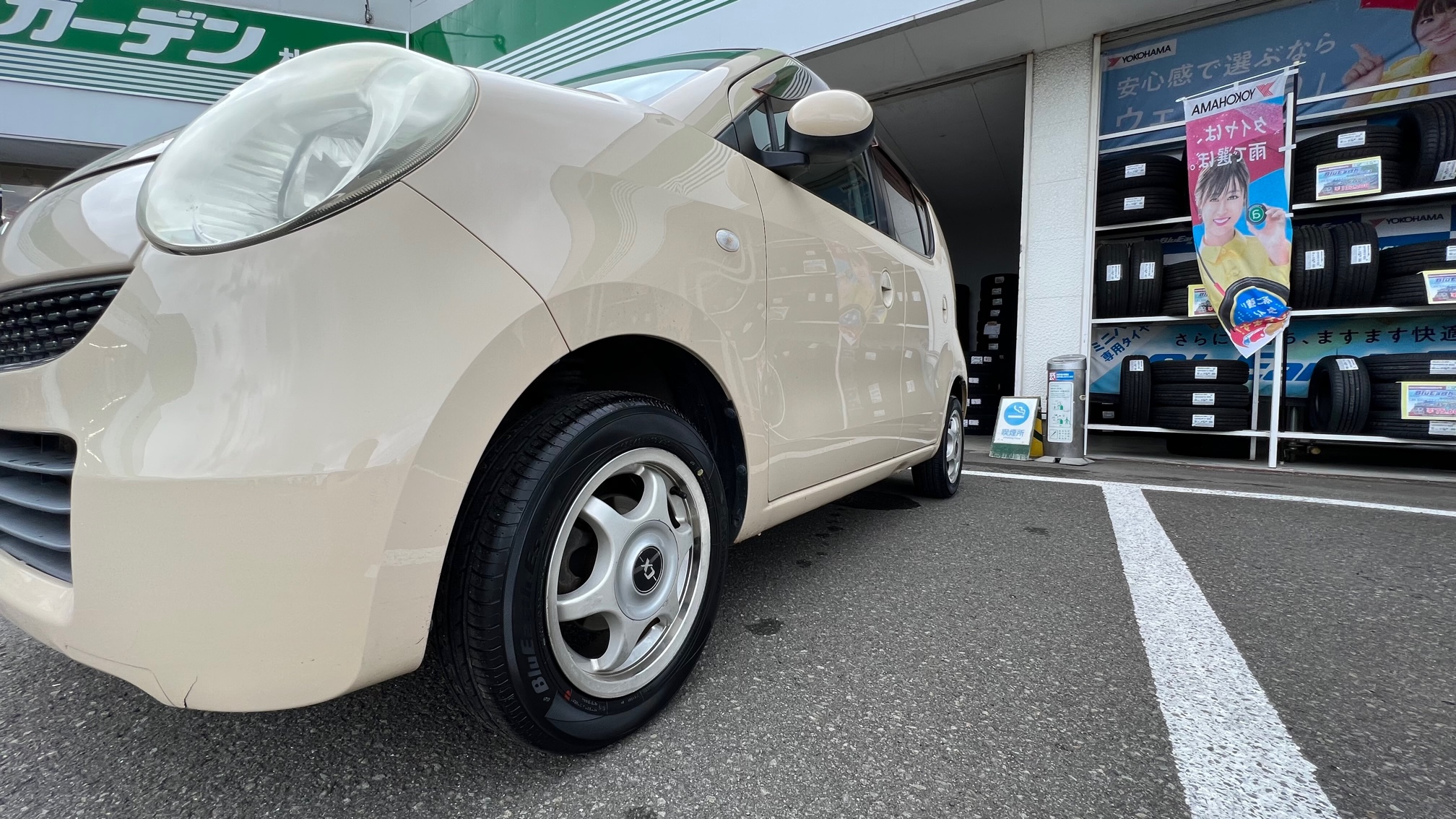 タイヤ好評発売中！！