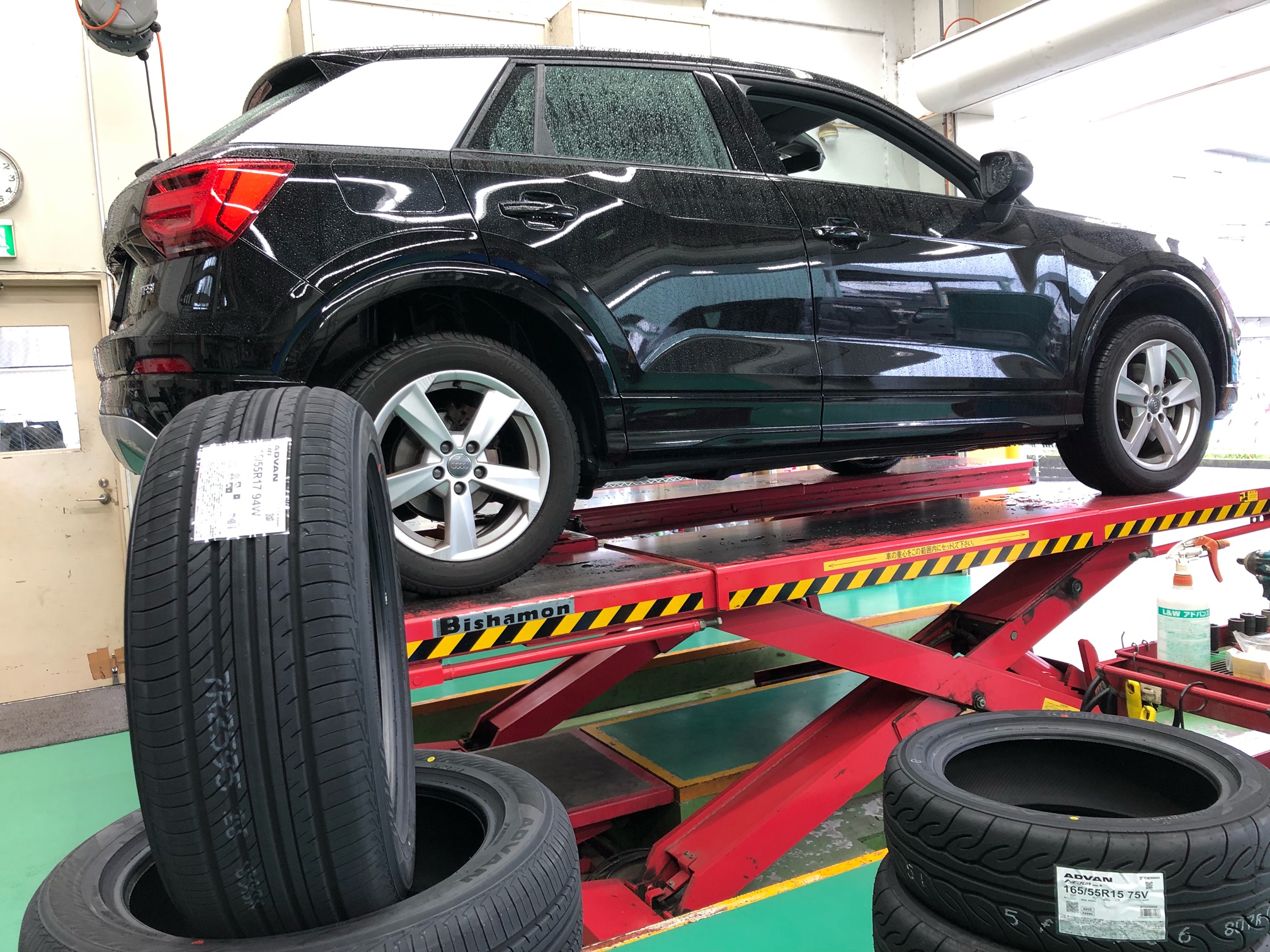 アウディ　Q2　ADVAN ｄB