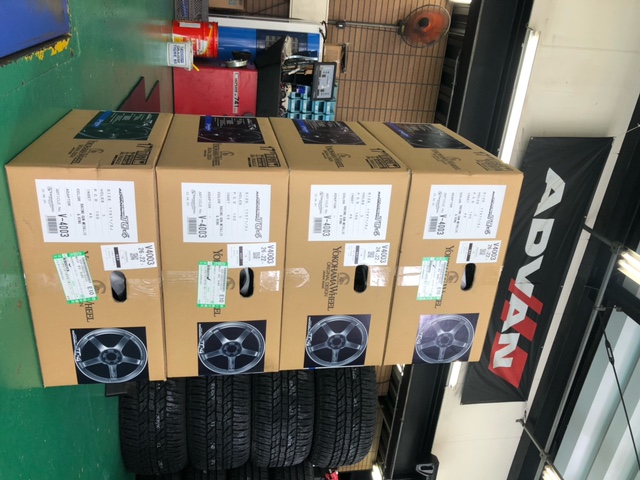 ADVAN Racing TC-4