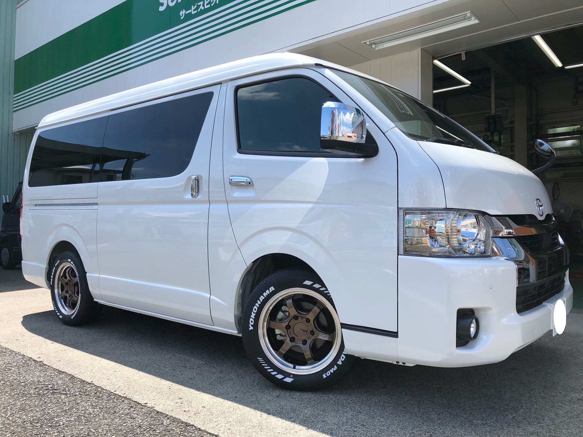 ハイエース　ADVAN　RG-D2