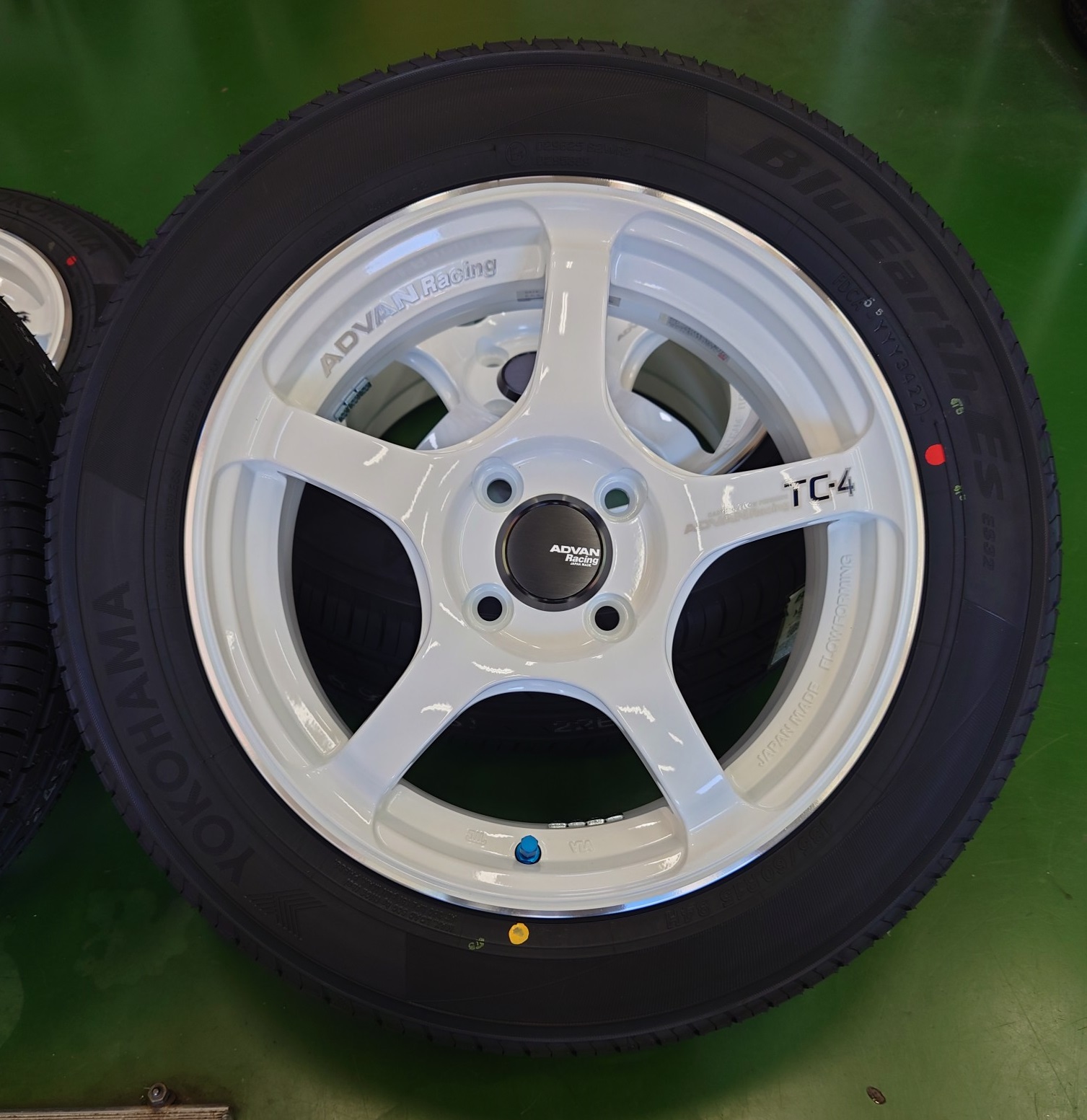 ADVAN Racing TC4 取り付け準備完了！