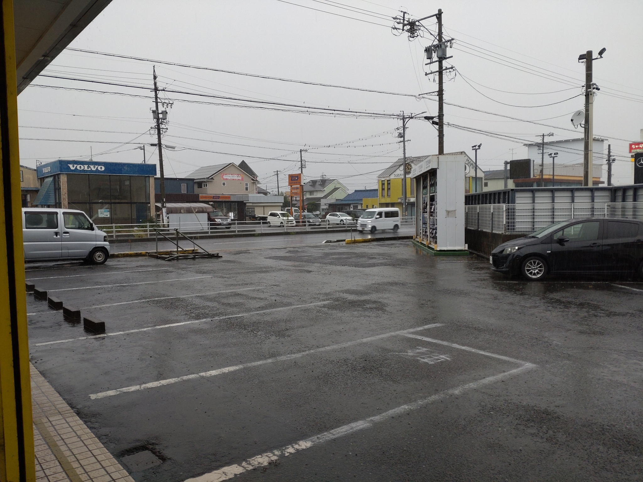 今日のワンk・・・・タイヤガーデン鈴鹿。