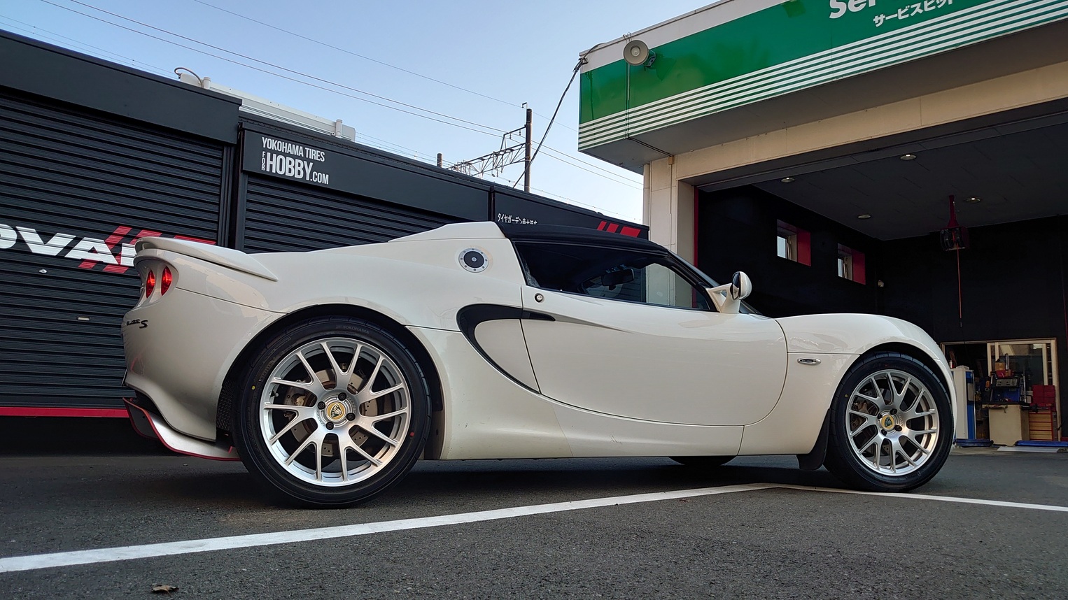 【HOBBYﾀｲﾔ】ADVAN NEOVA AD08R 装着完了