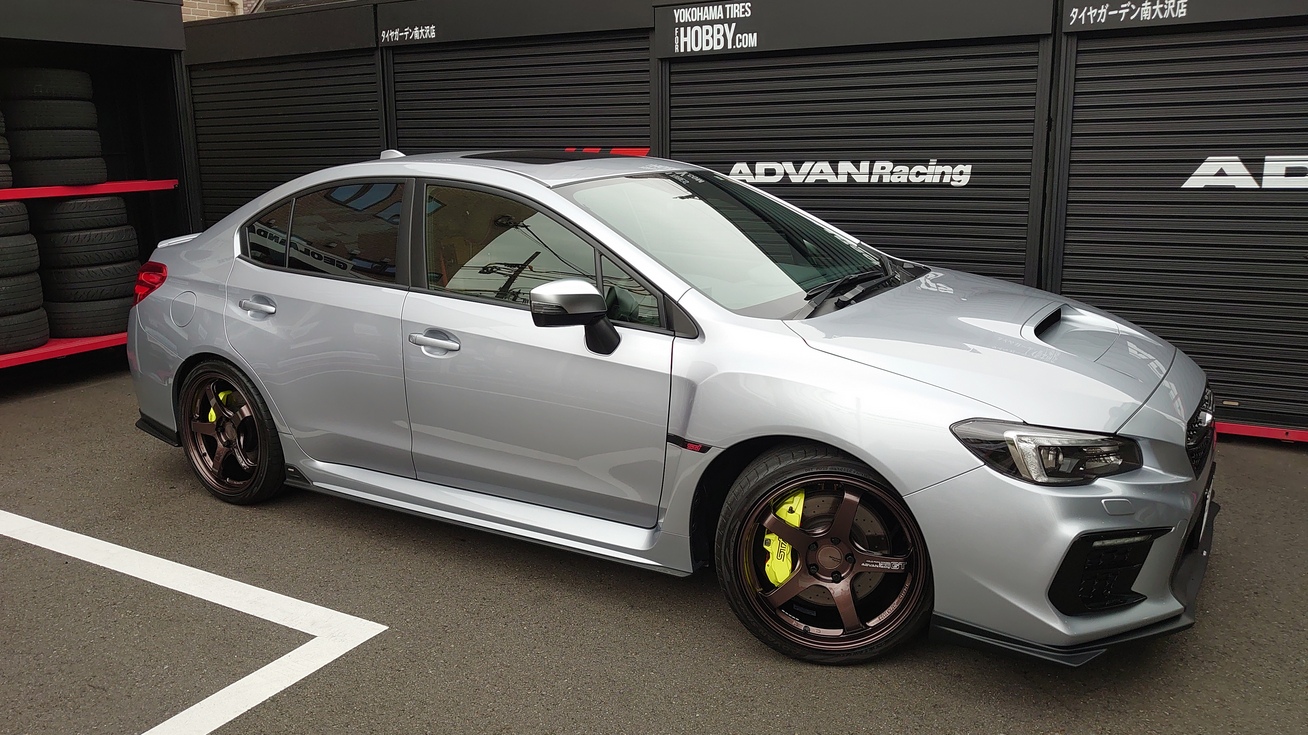 ADVAN Racing GT BEYOND RCB色 装着完了です