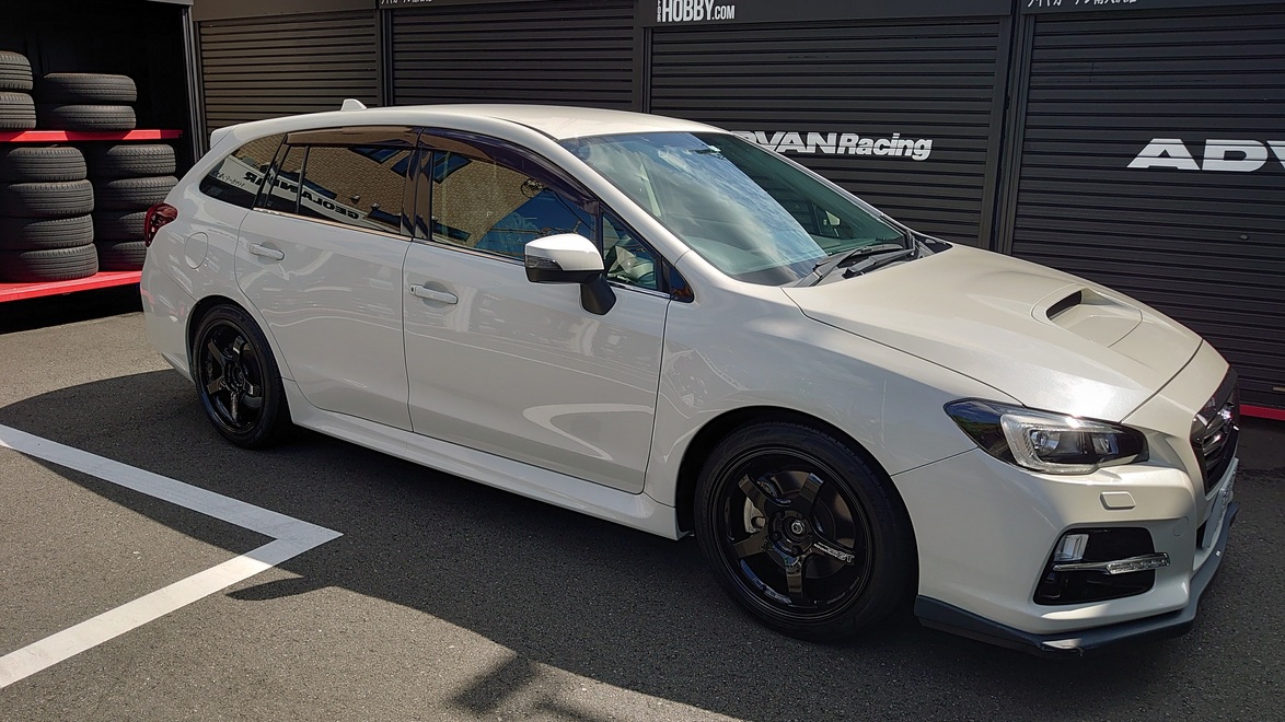 ADVAN Racing GT BEYOND TBK色 装着完了です