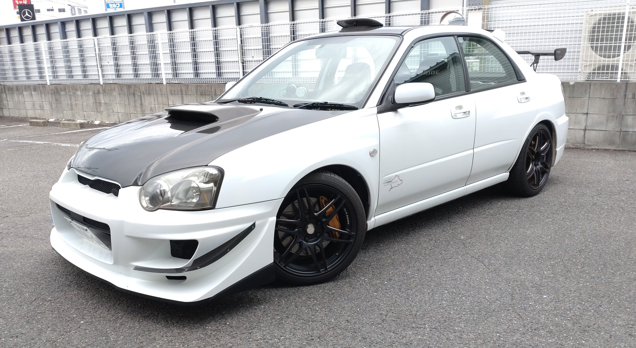 自分の車を車検に出してきました。