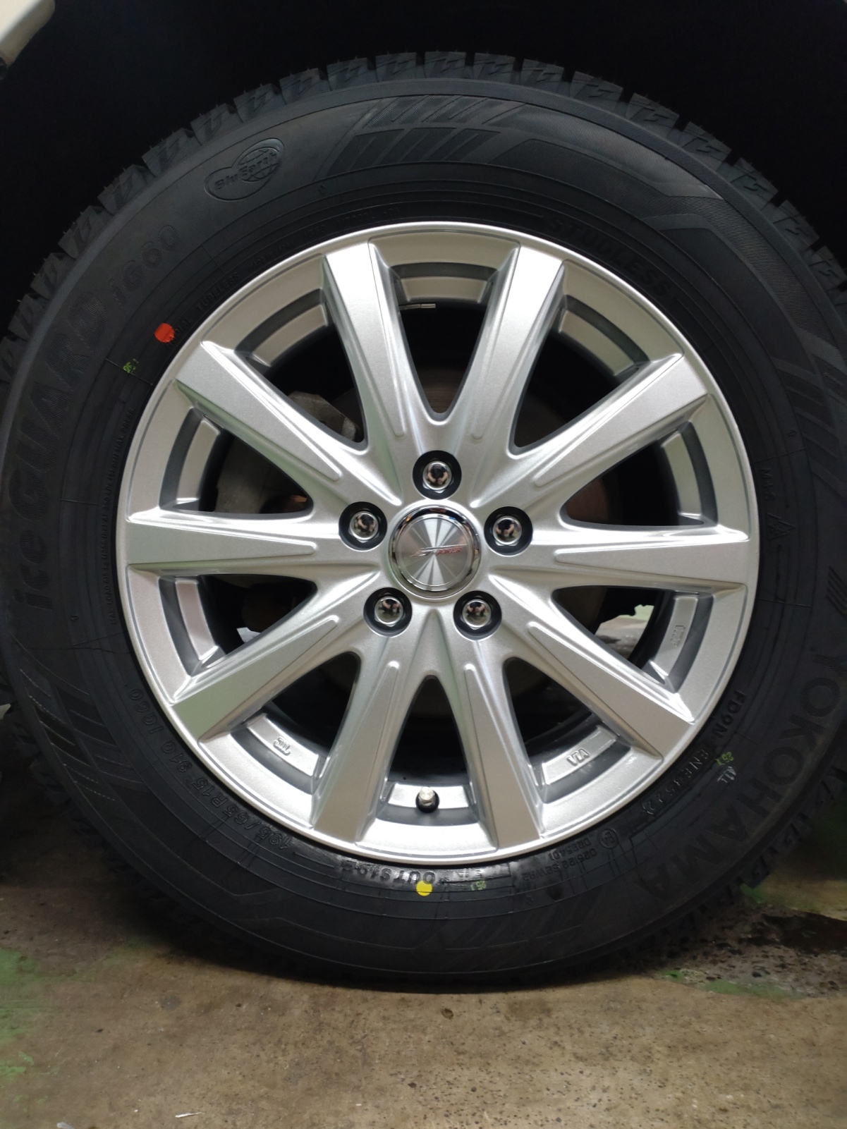 PRIUS &times; iceGUARD &times; WEDS WHEEL