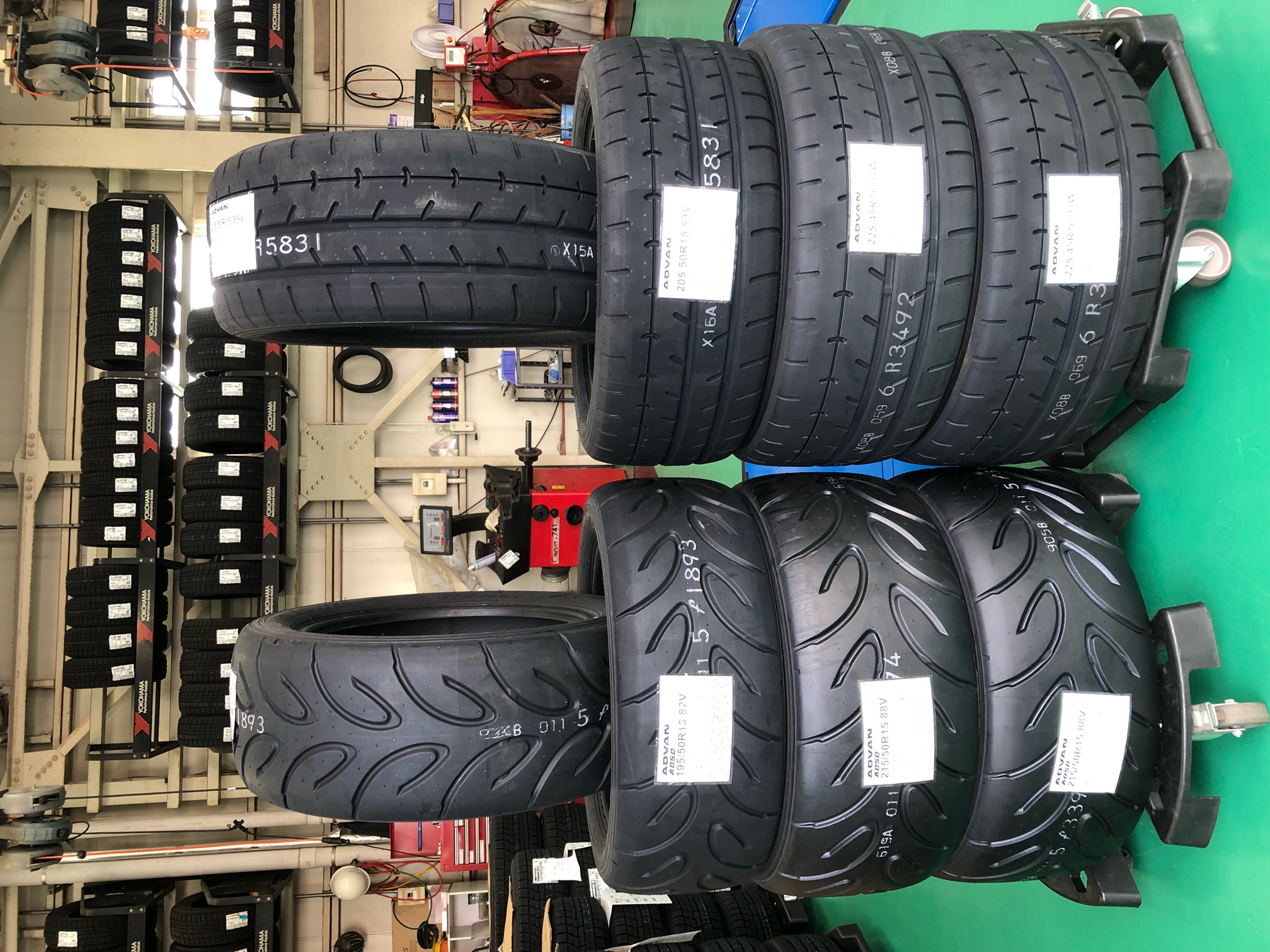特殊なタイヤが入荷