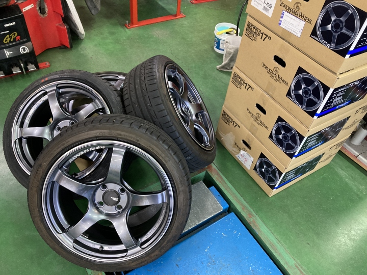 YOKOHAMAホイール組付け作業♪