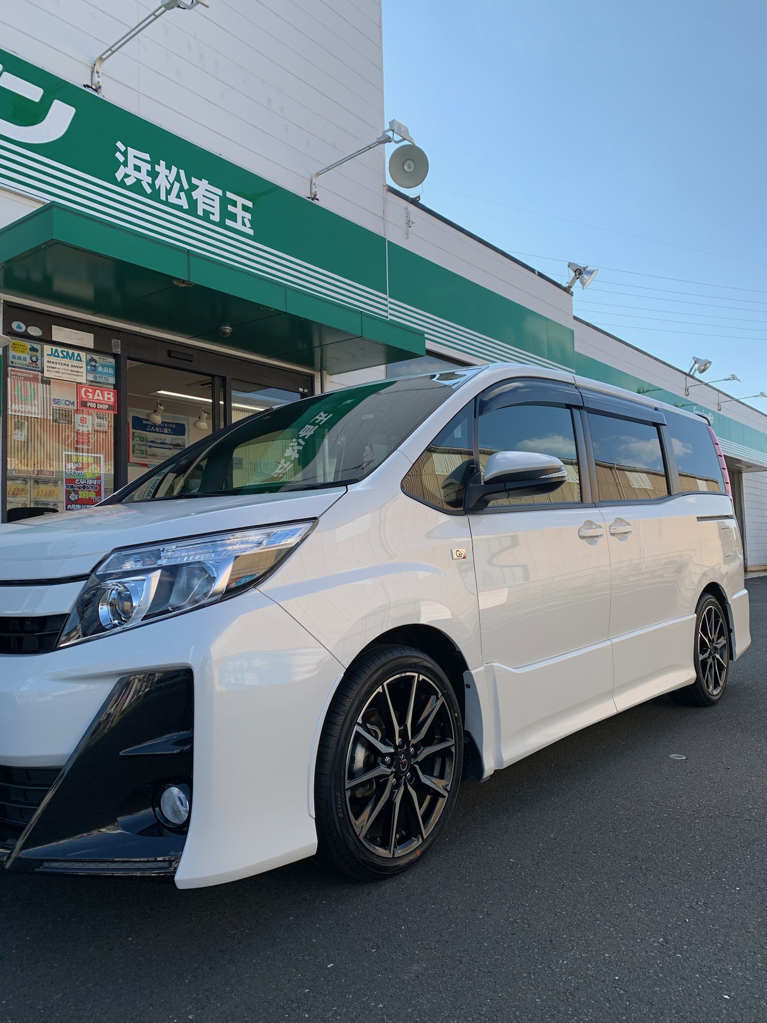 ノア&times;BluEarth RV-03