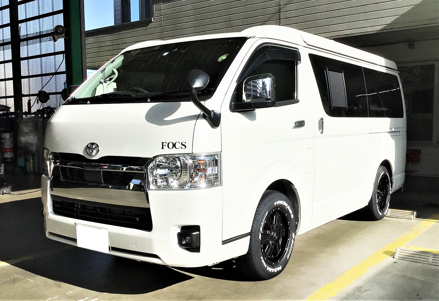 ハイエース改のキャンピング仕様車に
