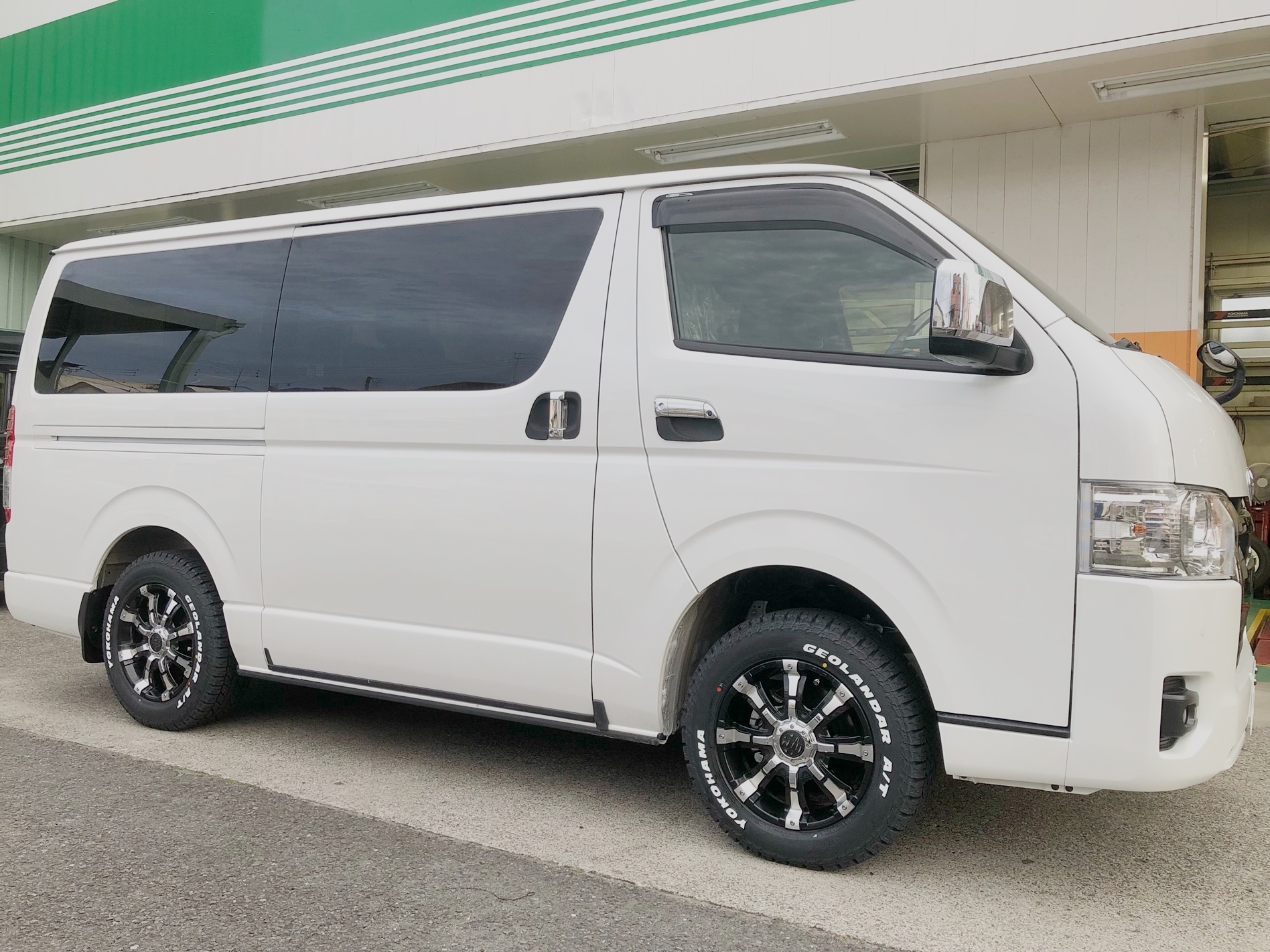 ハイエース　ジオランダーA/T　ホワイトレター