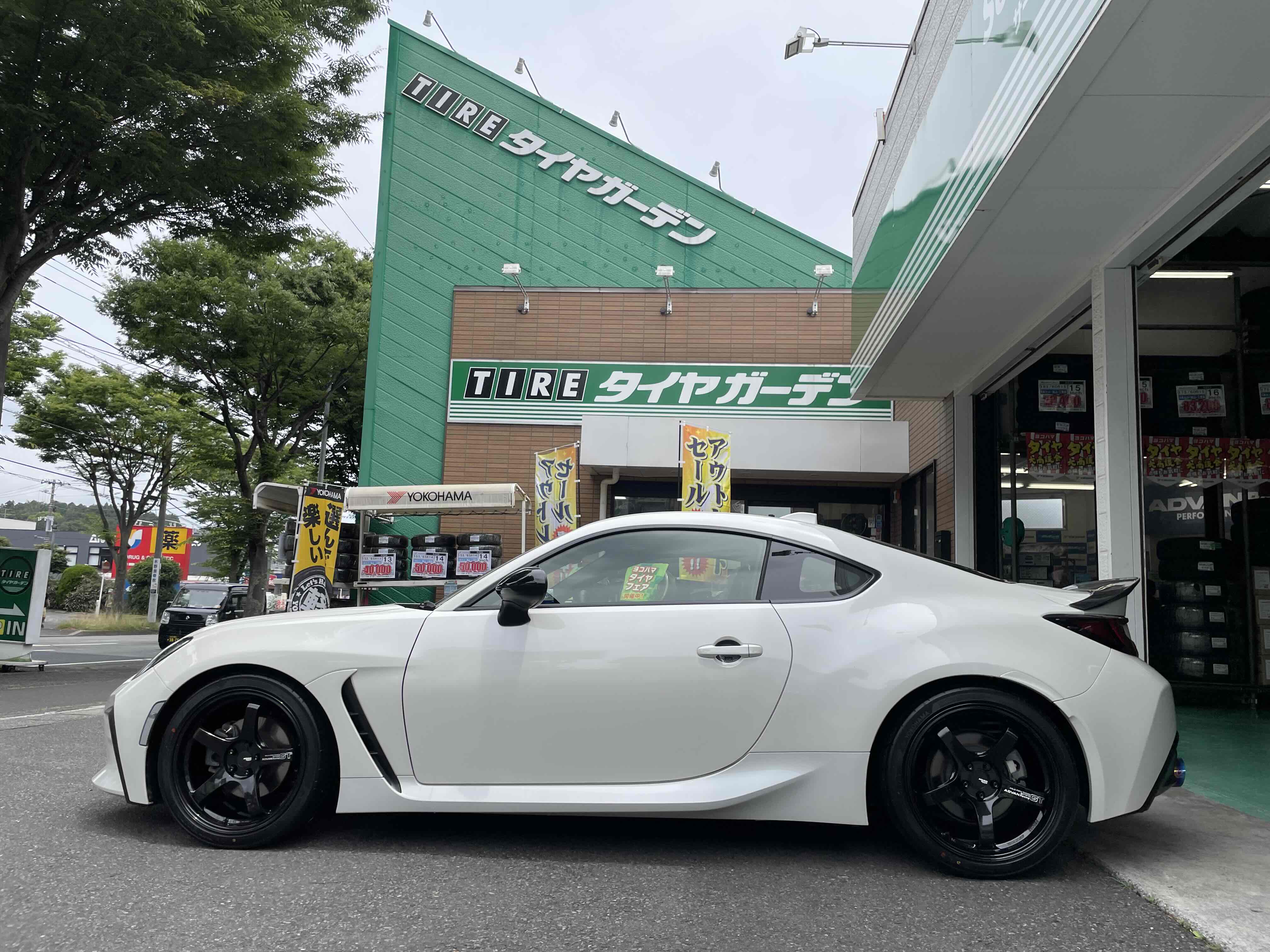 ADVAN Racing GT BEYOND