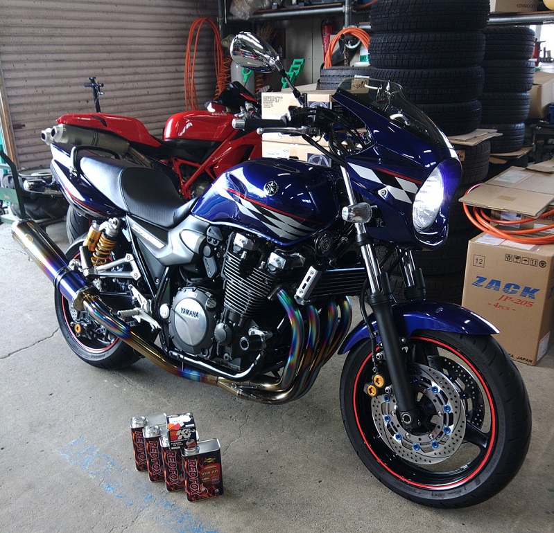 YAMAHA XJR 1300 オイル交換＆ナビ取り付け