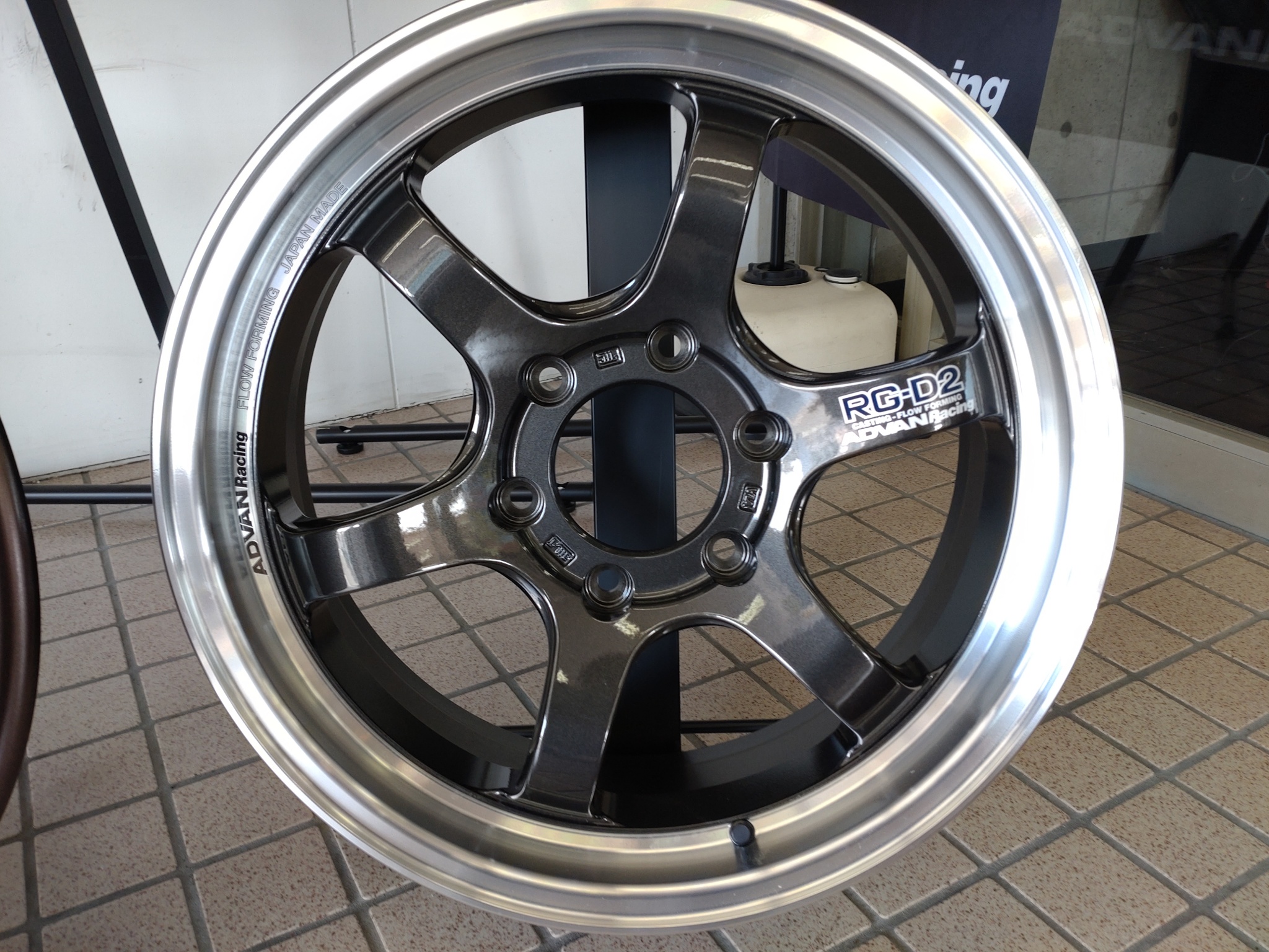 ADVANRacing RG-D2 for HIACE見参！