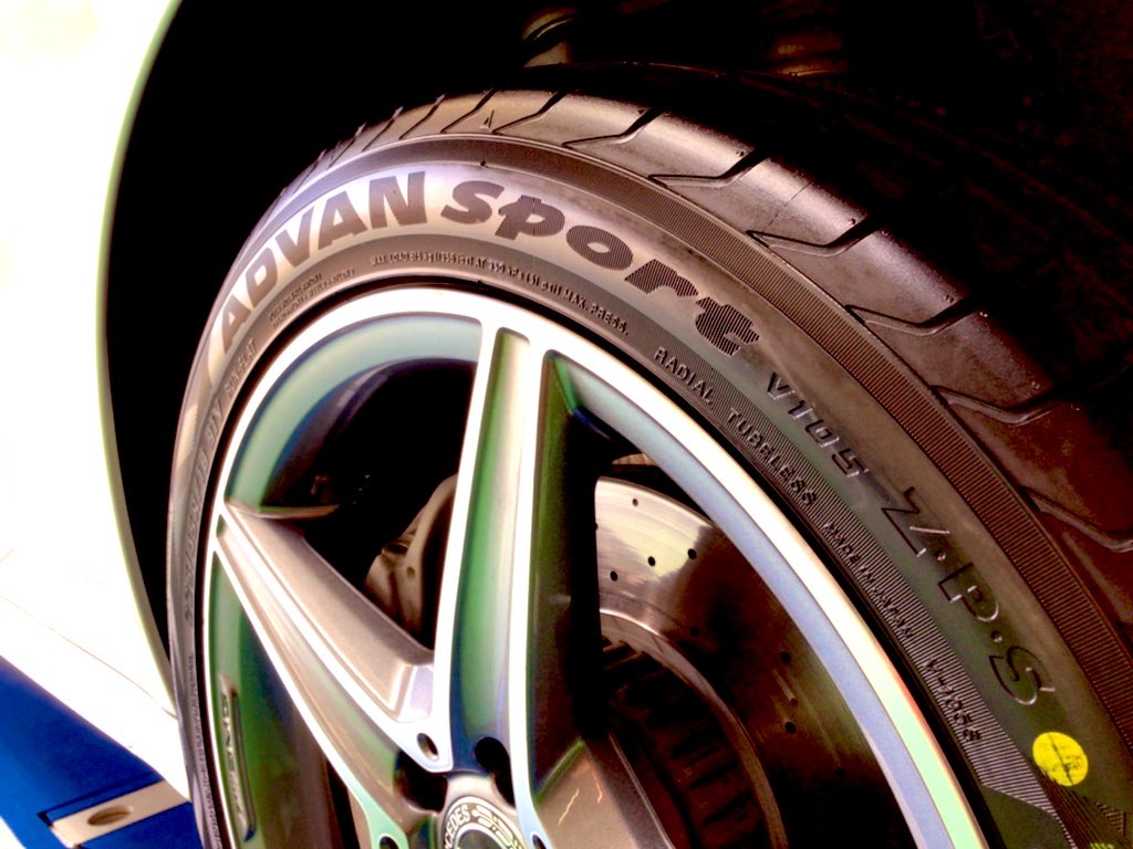 ADVAN Sports V105 ZPS