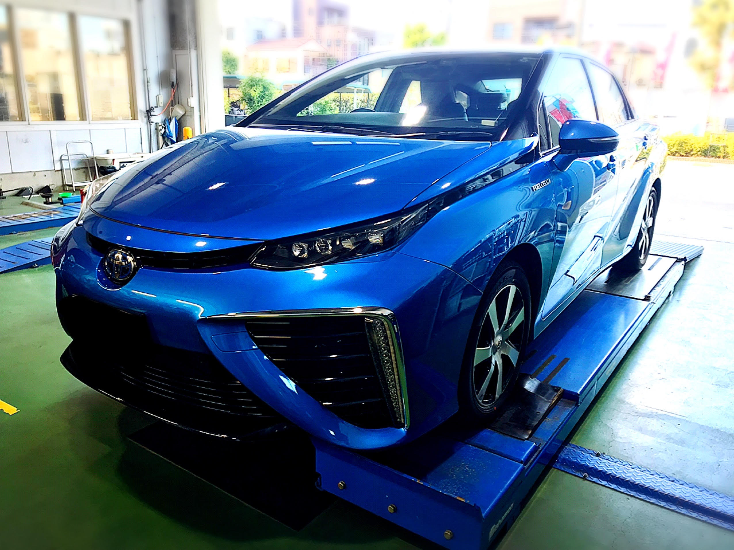 トヨタ ミライにES32