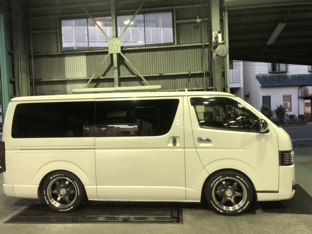 ハイエースにADVAN Racing RG‐Ⅾ2 for HIACE