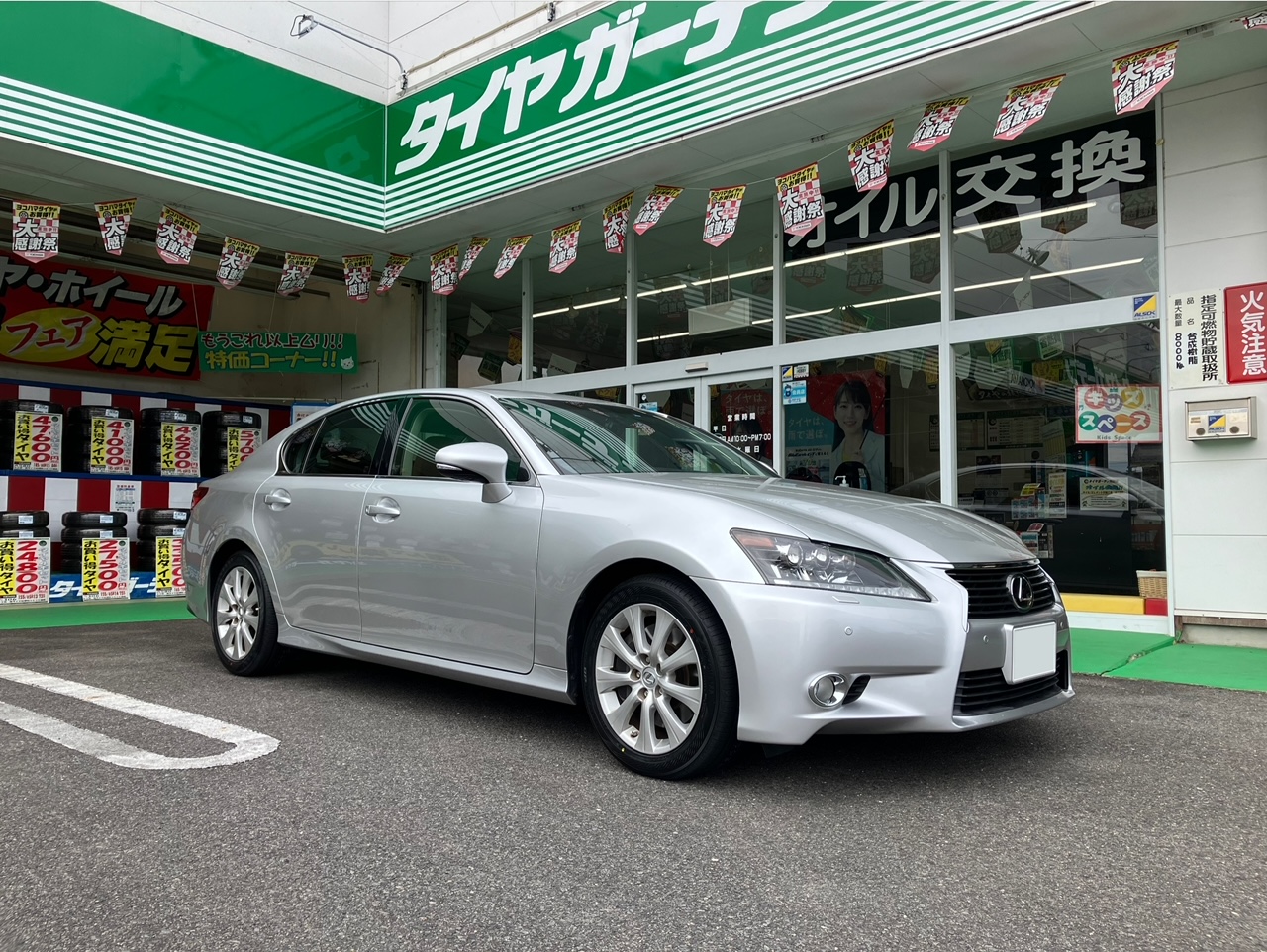 レクサスGSにADVAN　dB