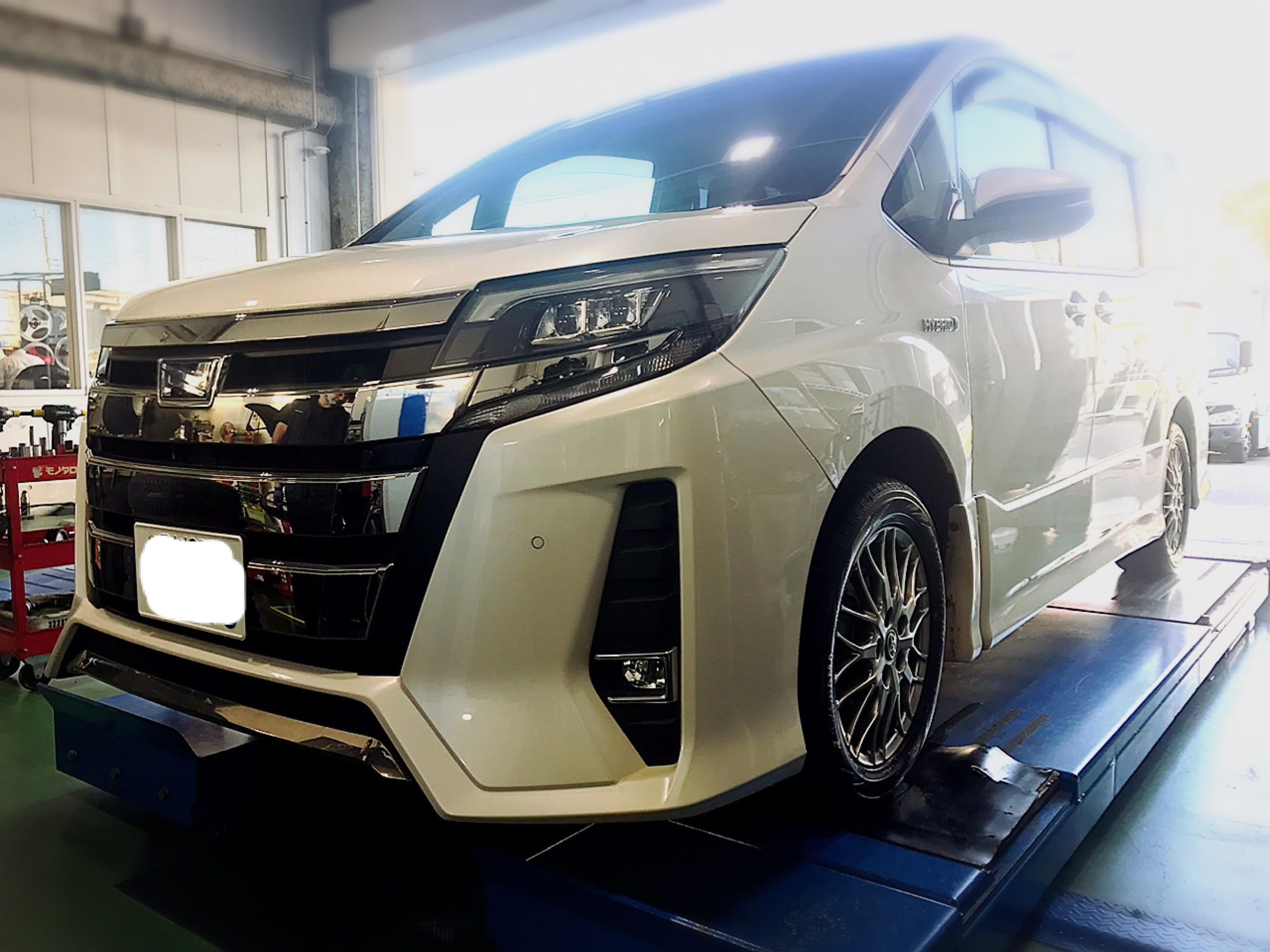 ノアにブルーアースRV03