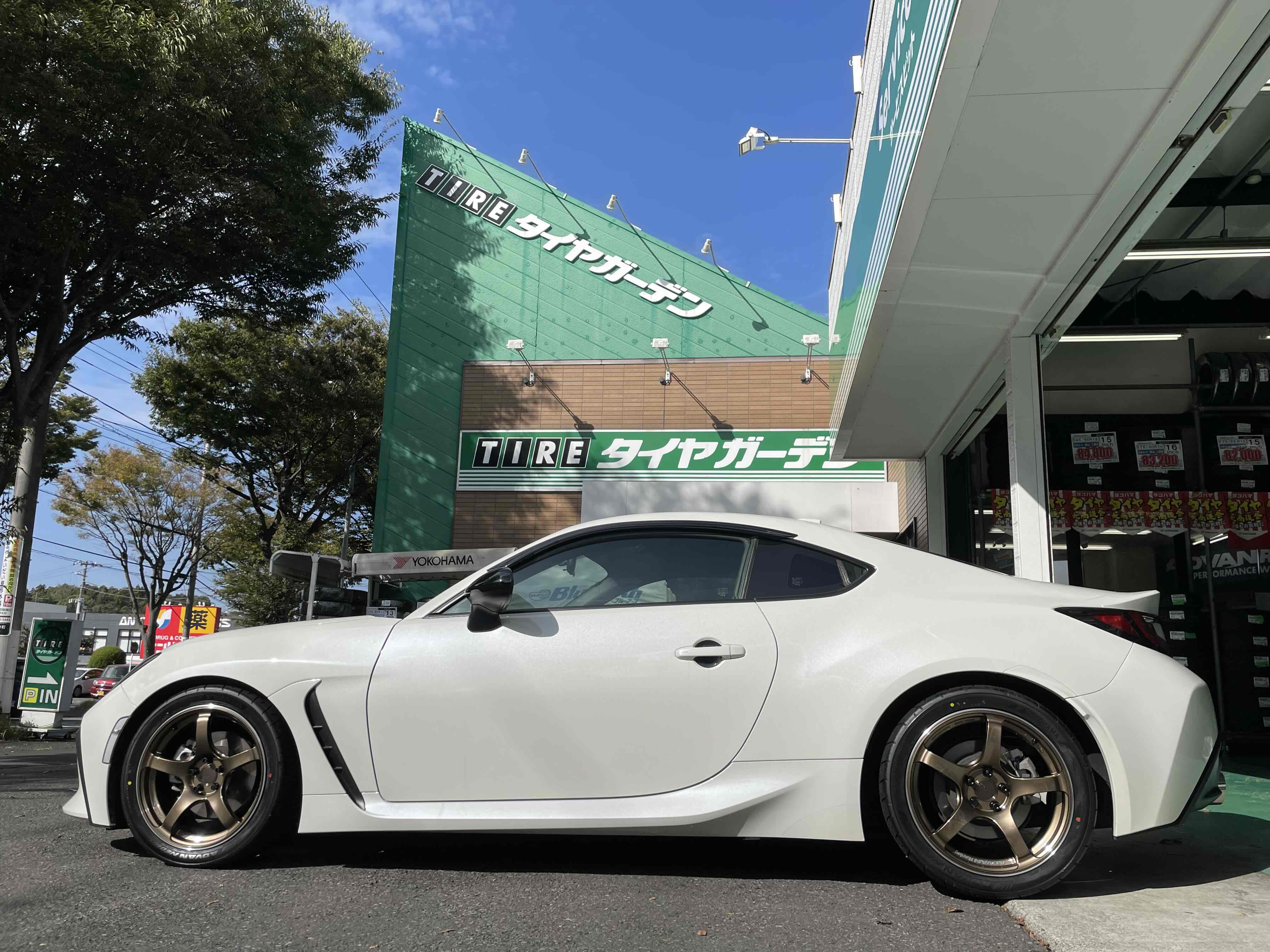 ADVAN Racing TC-4